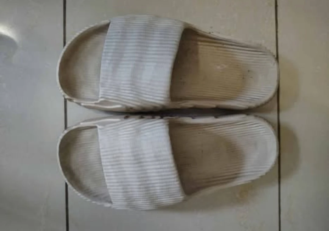 Beige Slide Sandals – Size 44-45