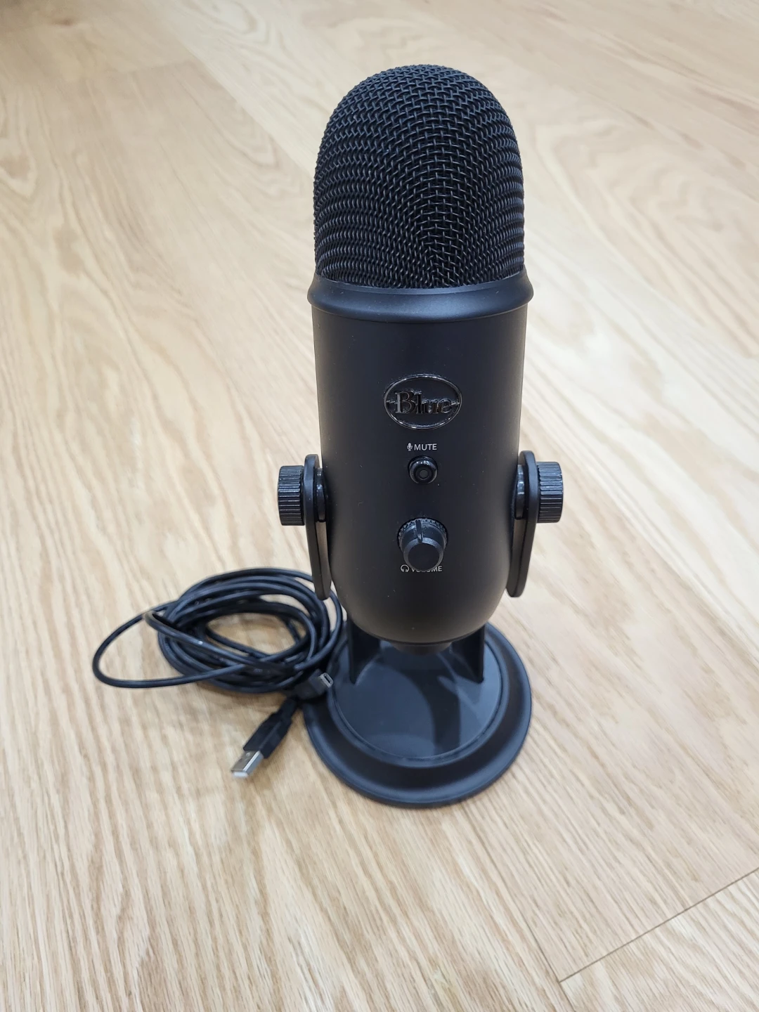 Blue Yeti USB Microphone with Pop Filter - photo 2