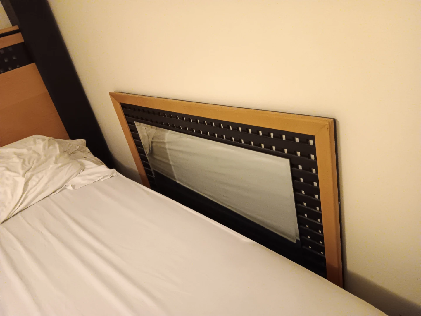ASHLEY QUEEN 3 PIECE BED SET - photo 5