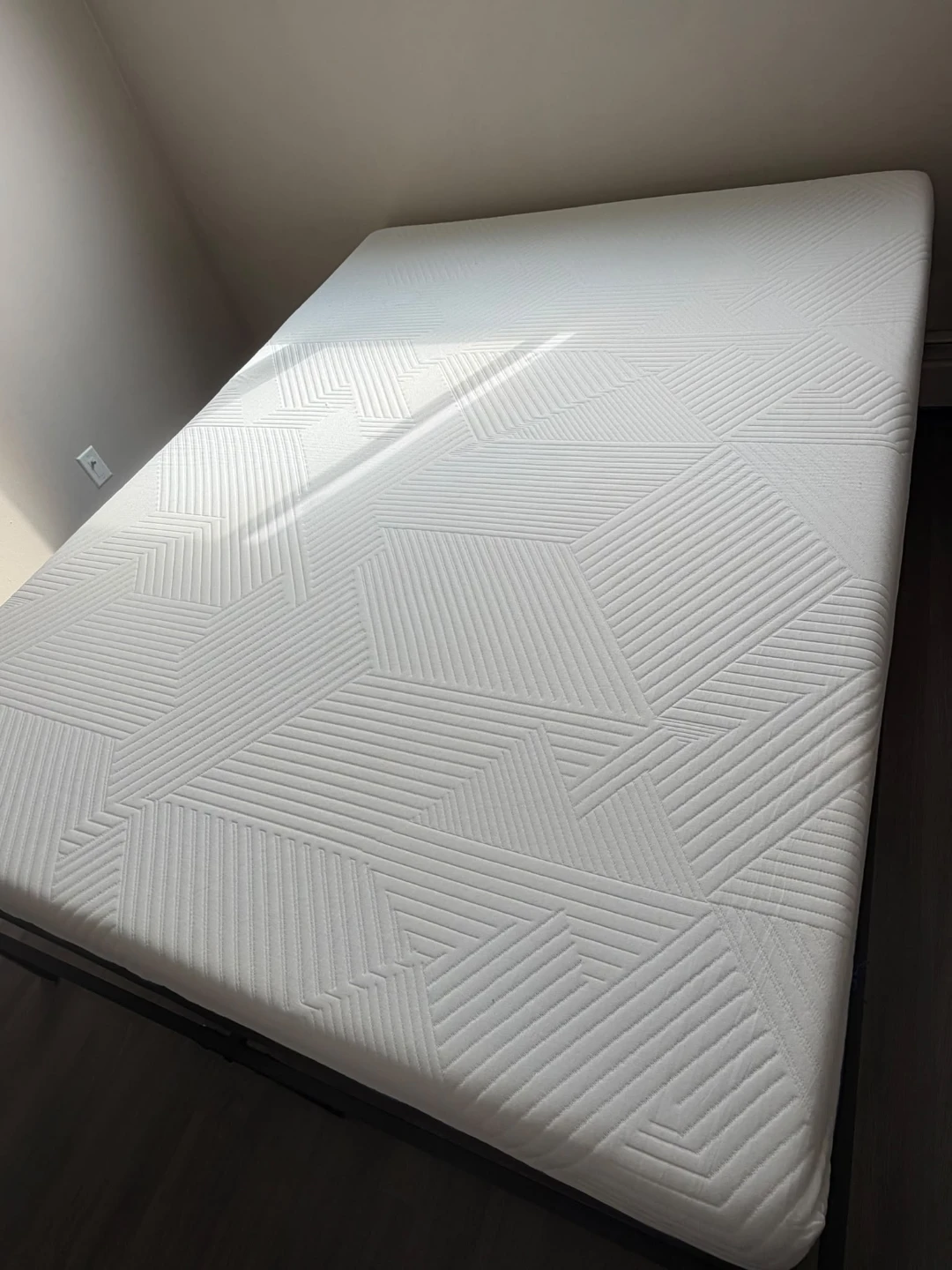 Queen bed set - $200 - photo 2