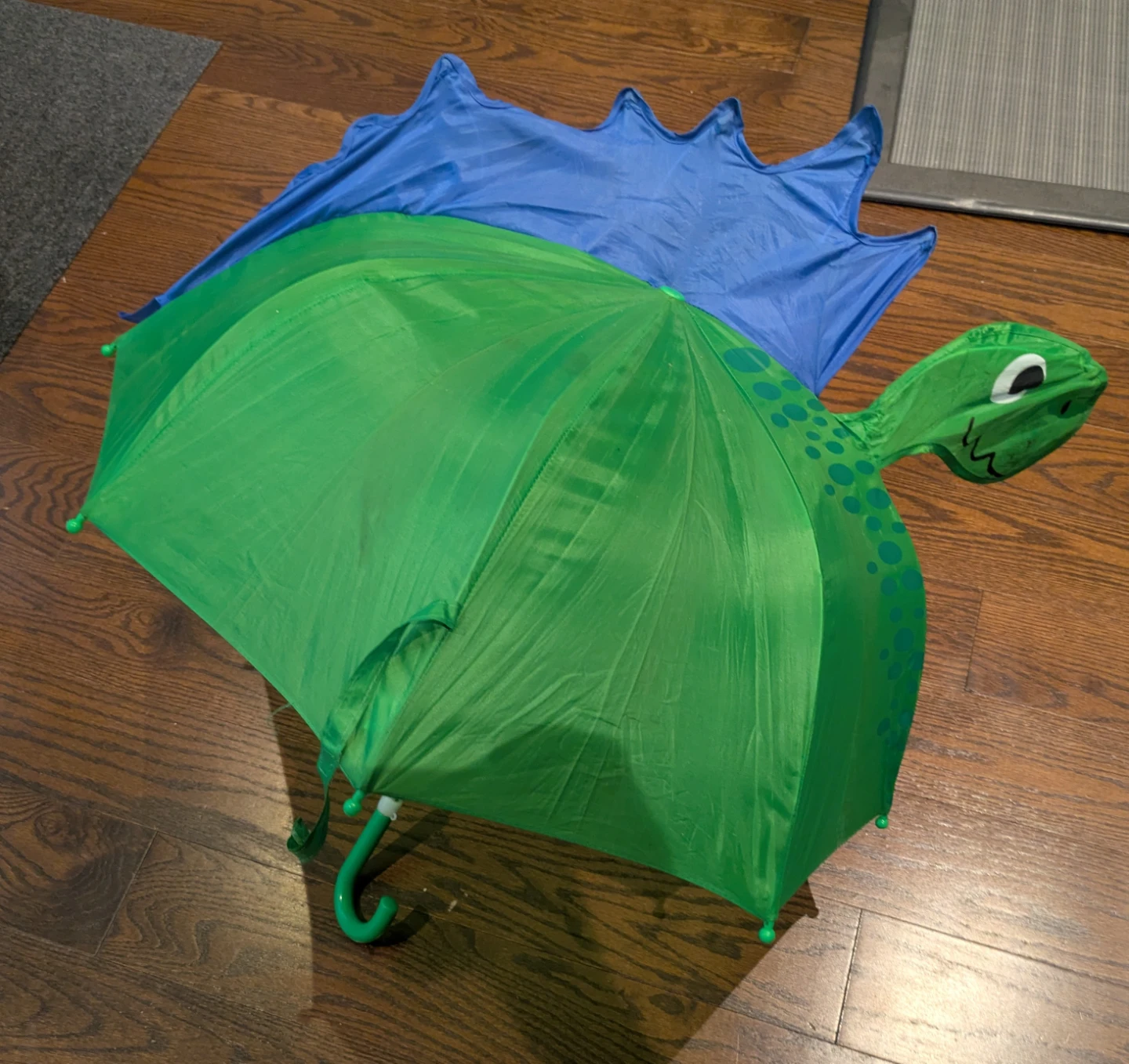 EUC dinasour theme kids umbrella - 27 inch - photo 2
