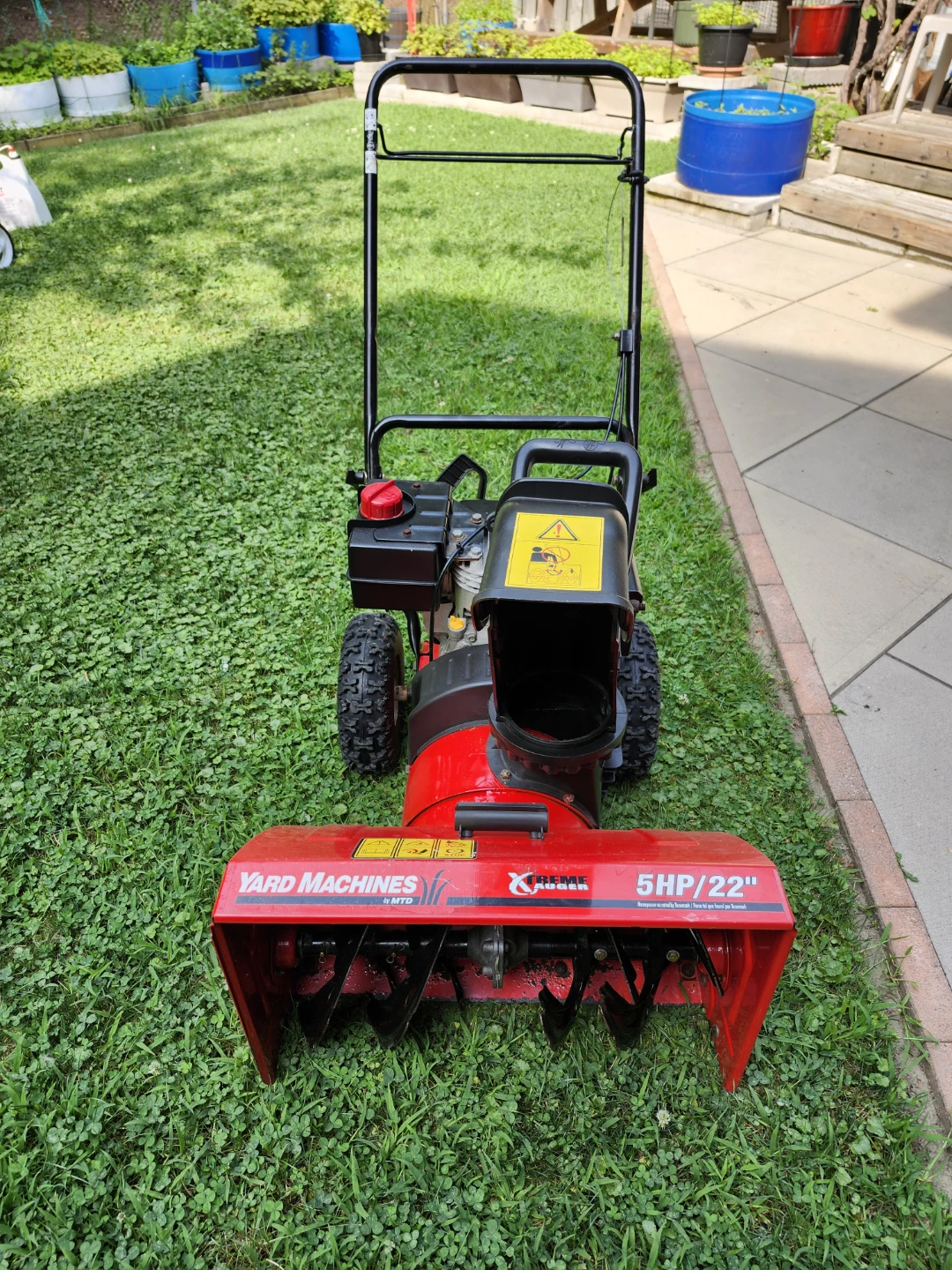 Yard Machines Snow King 5 HP/22" Snowblower - photo 4
