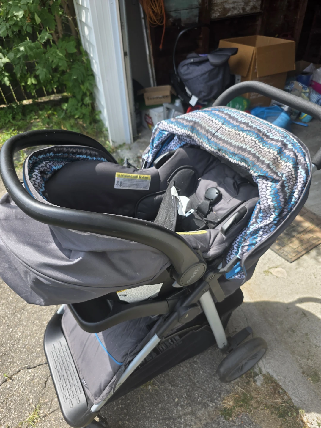 Evenflo Travel System Stroller and Car Seat - photo 2
