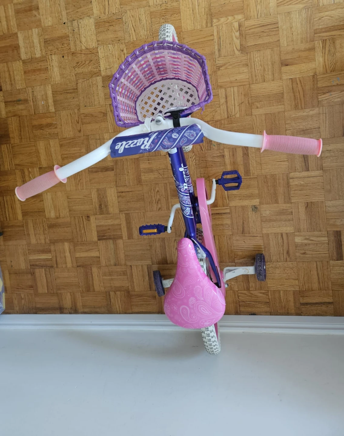 Movelo Razzle Kids Bicycle with Training Wheels - photo 4