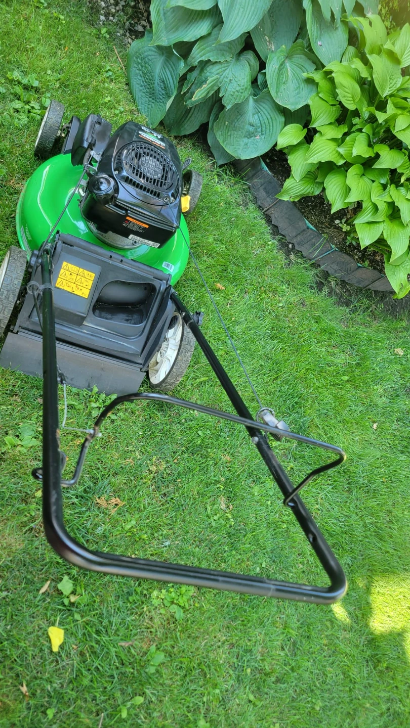 LawnBoy 6.5 HP Self-Propelled Lawnmower - photo 2
