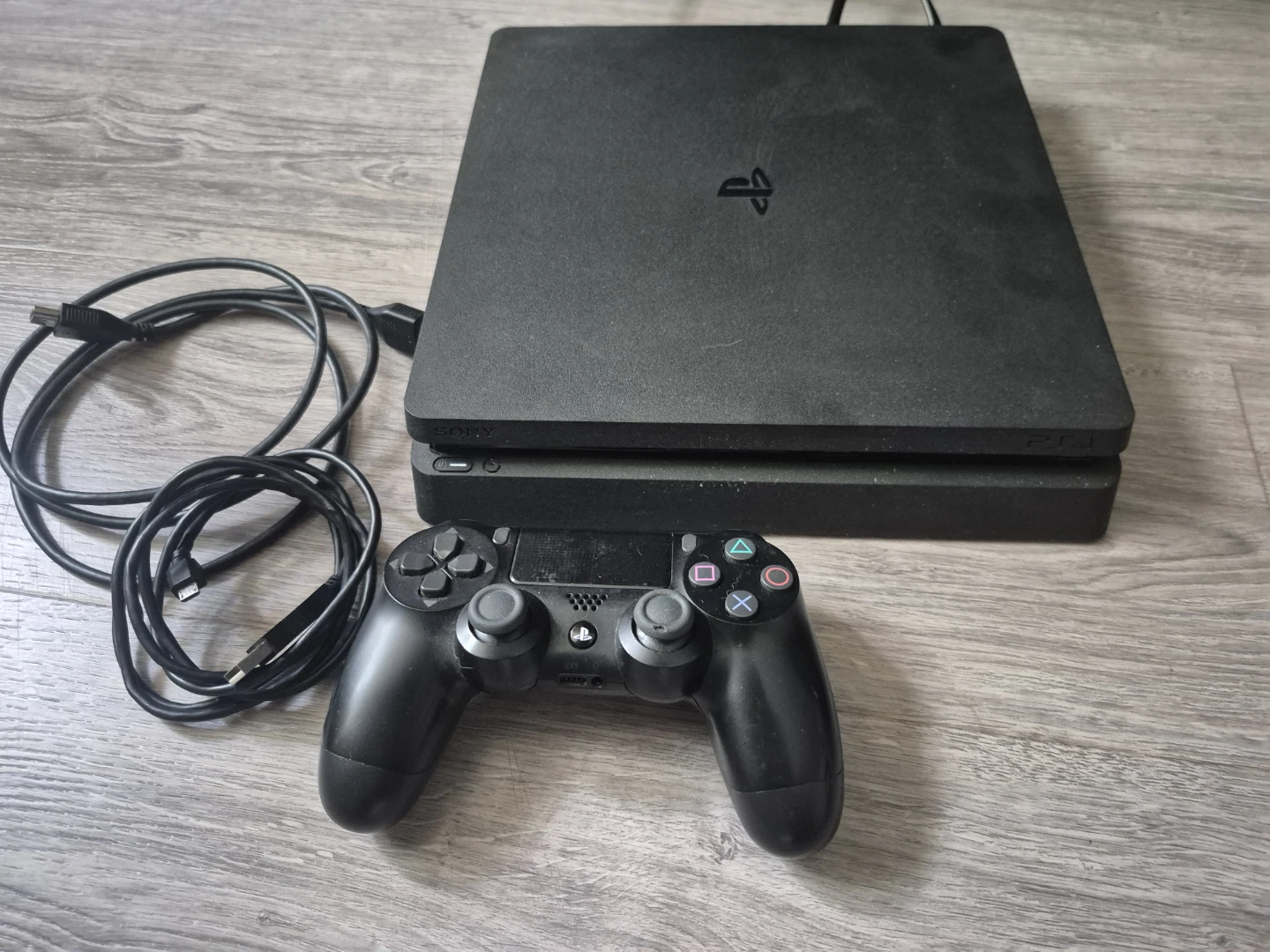Sony PlayStation 4 Slim 1TB Console