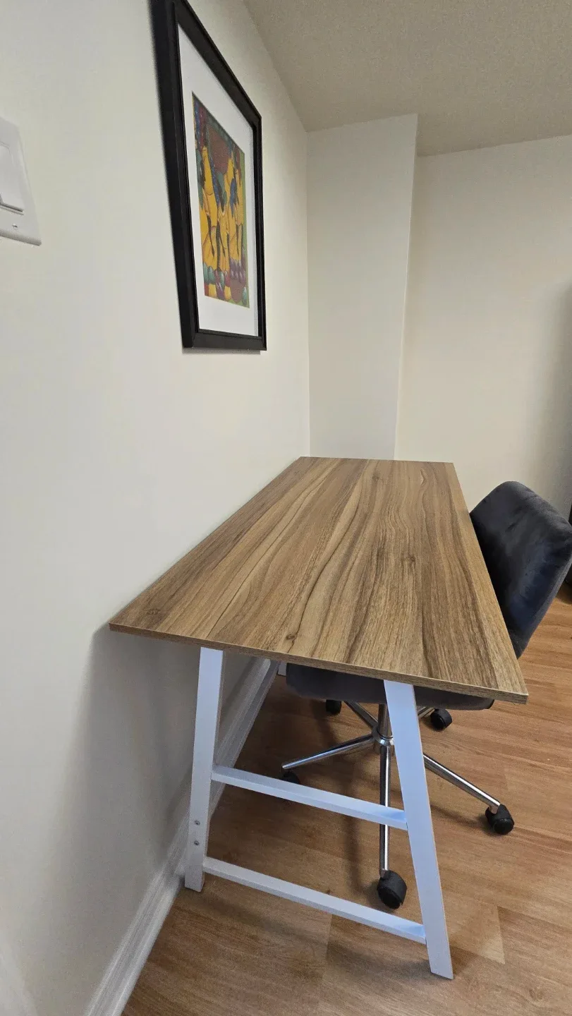 Wooden top desk with white metal frame and shelves - photo 3
