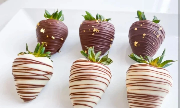 🍓🍫 CHOCOLATE-COVERED STRAWBERRIES! 🍫🍓 - photo 3