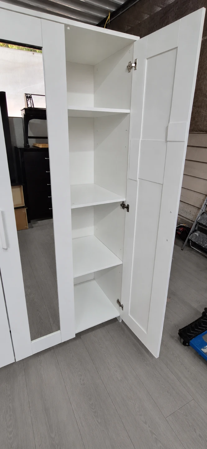 White 3-Door Wardrobe with Mirror - photo 3