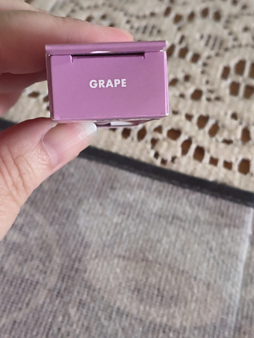e.l.f. Squeeze Me Lip Balm Grape 6g - photo 4