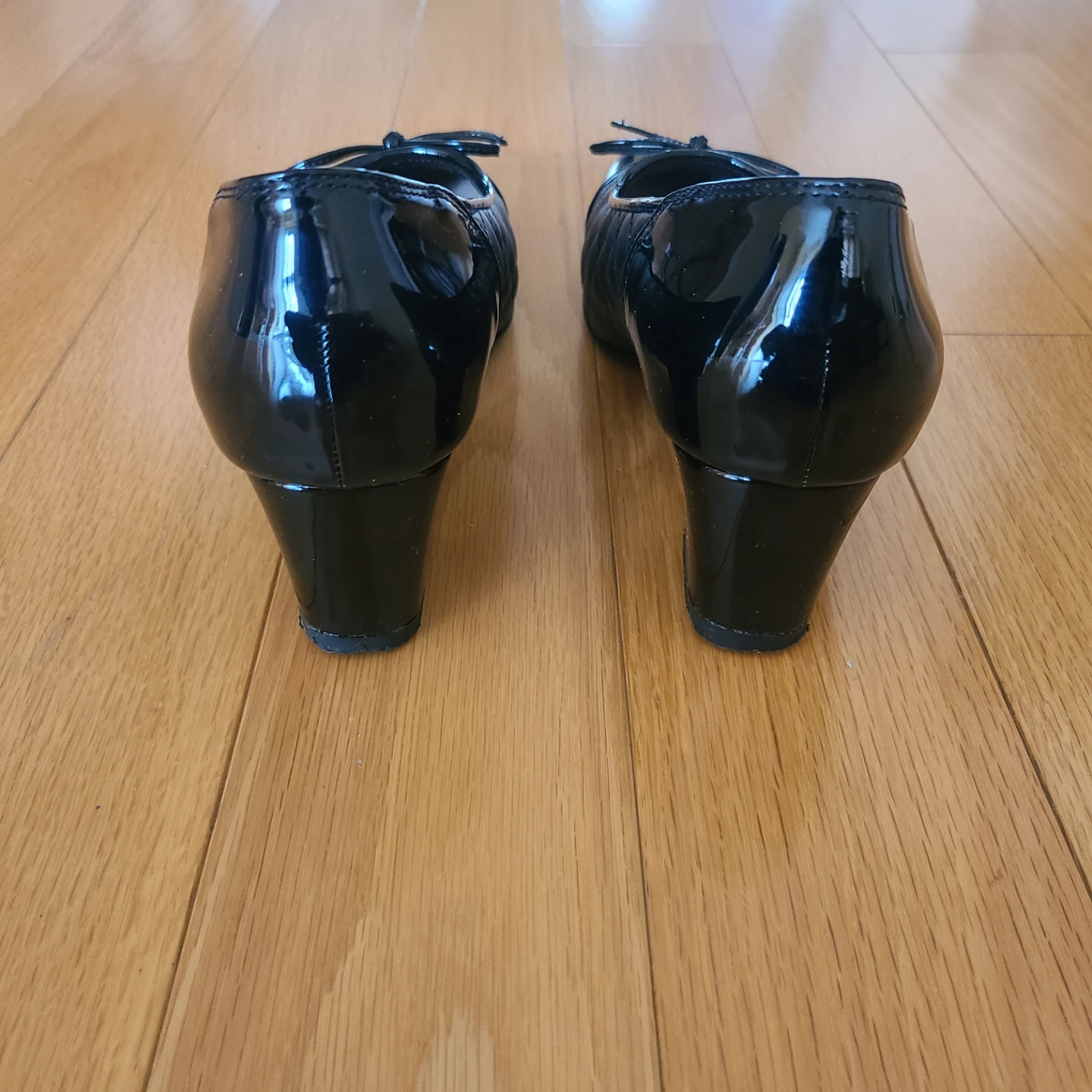 Black Quilted Patent Bow Heels - photo 5