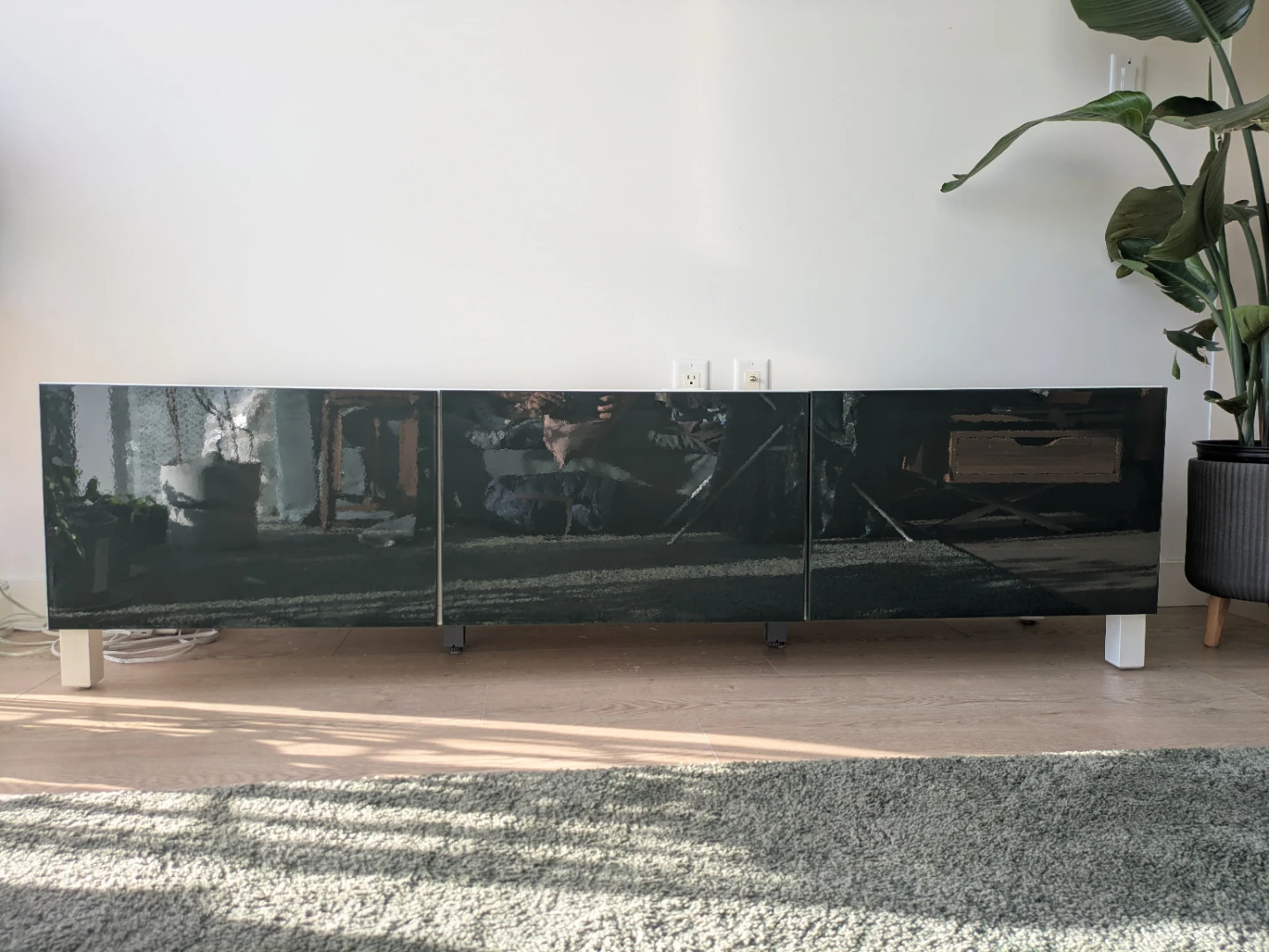 IKEA BESTÅ TV Stand – High Gloss Green & White - photo 2