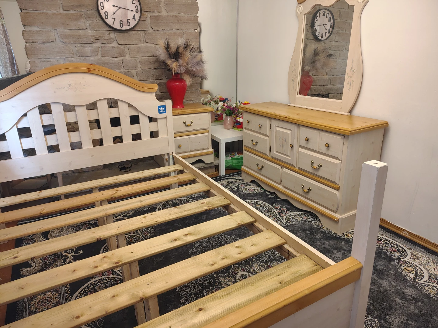 Double bed and Cream Dresser with Mirror and Wood Top - photo 4