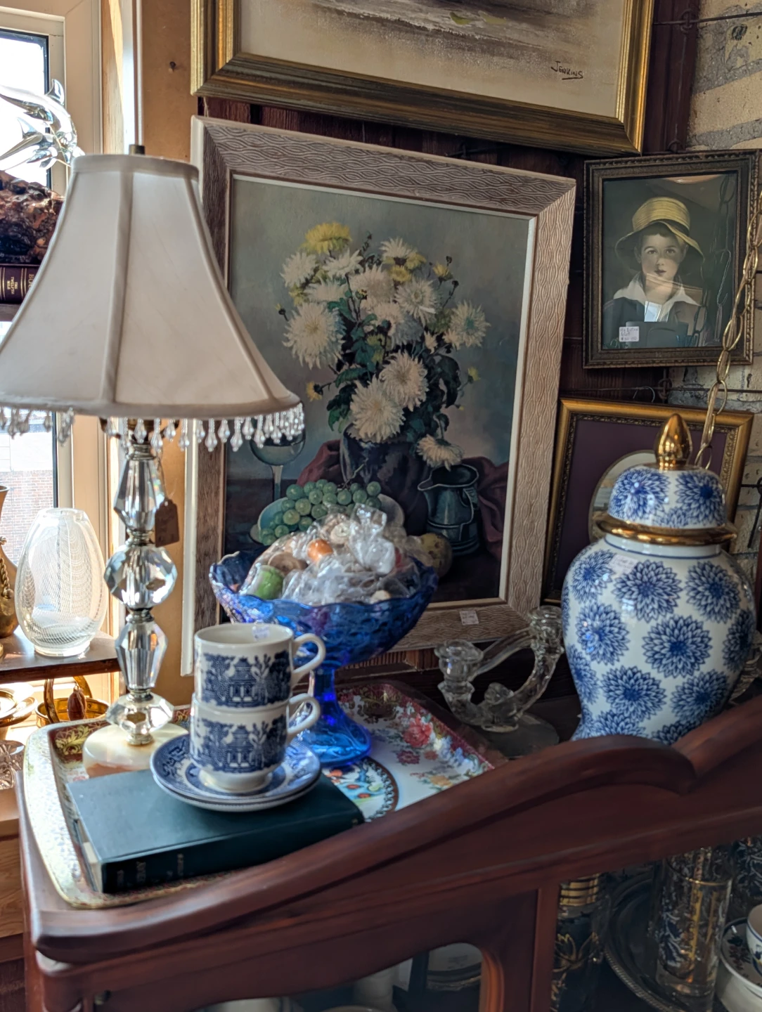 English Cottage Collection Vintage Booth - photo 3