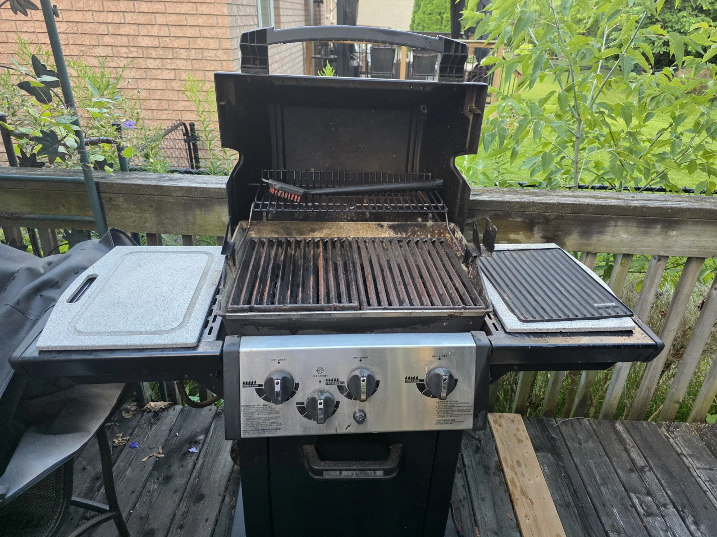 Broil King Propane BBQ with Side Burner