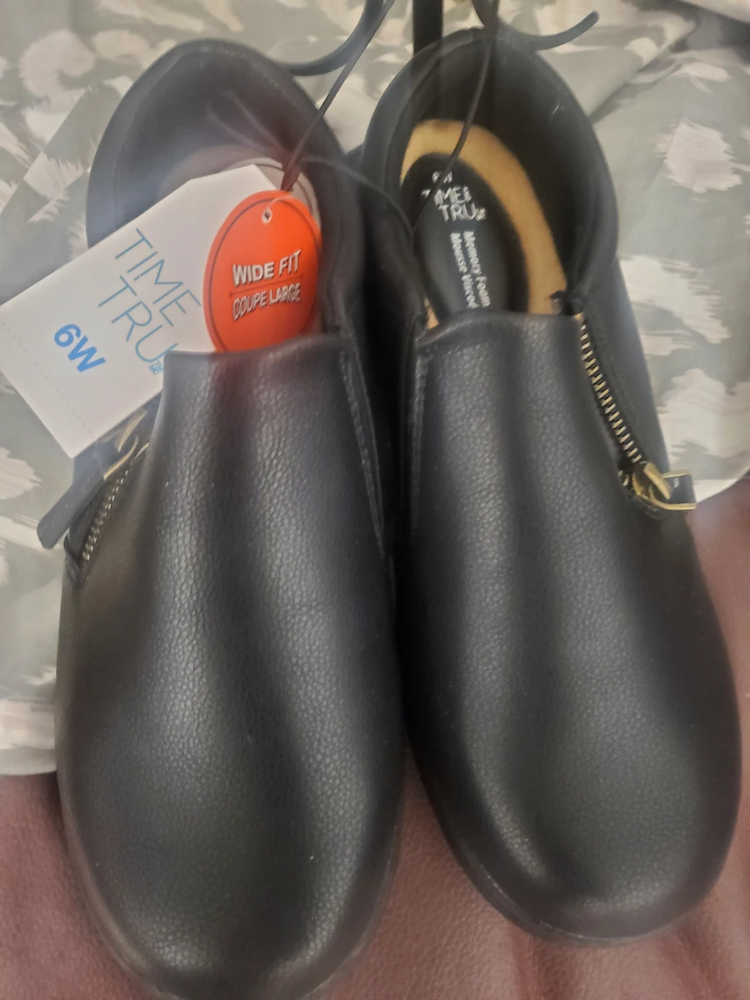 Time and Tru Women's Black Slip-on Shoes - photo 3