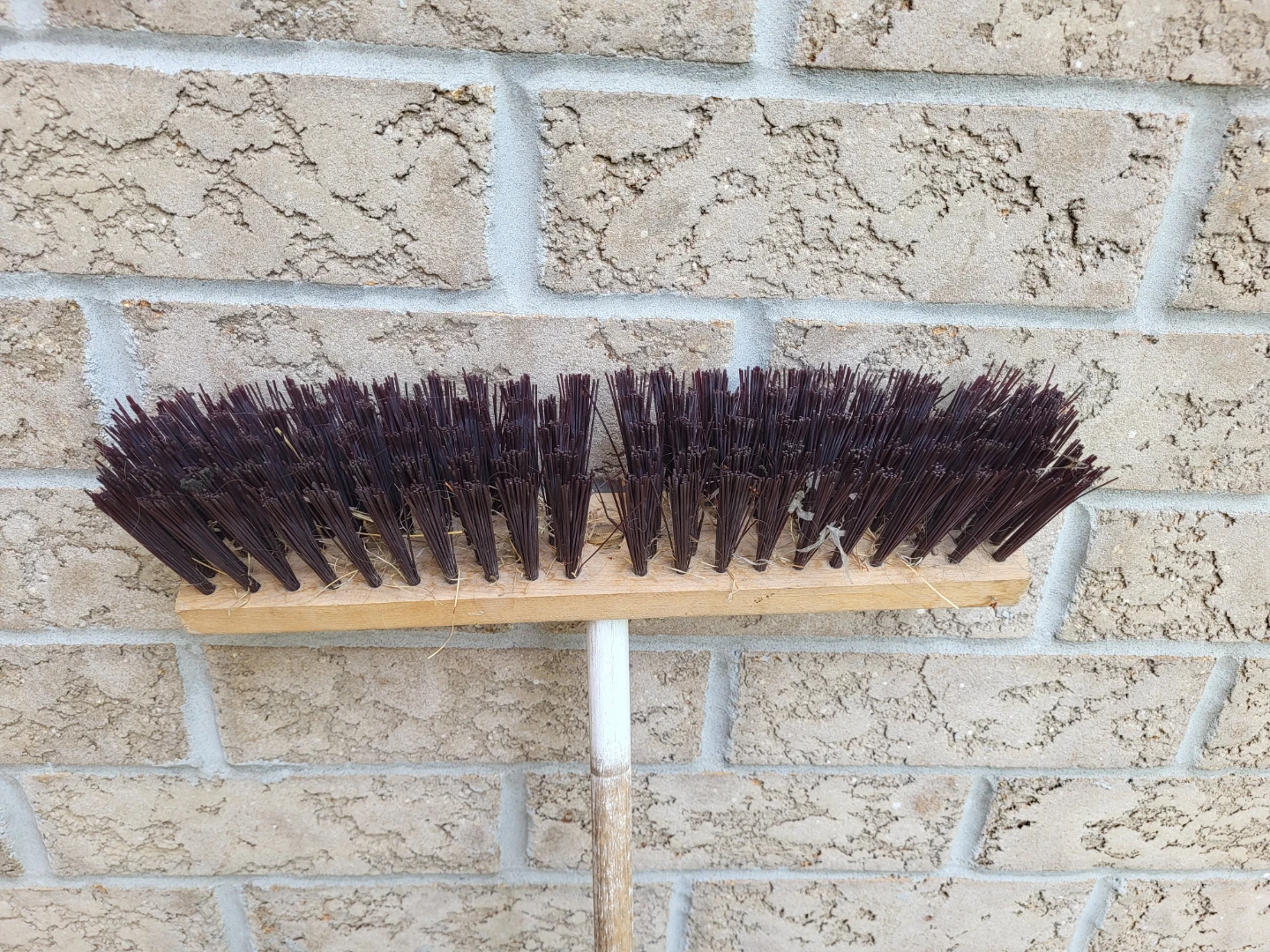 New Wooden Handle Shop/ Garage Broom - photo 3