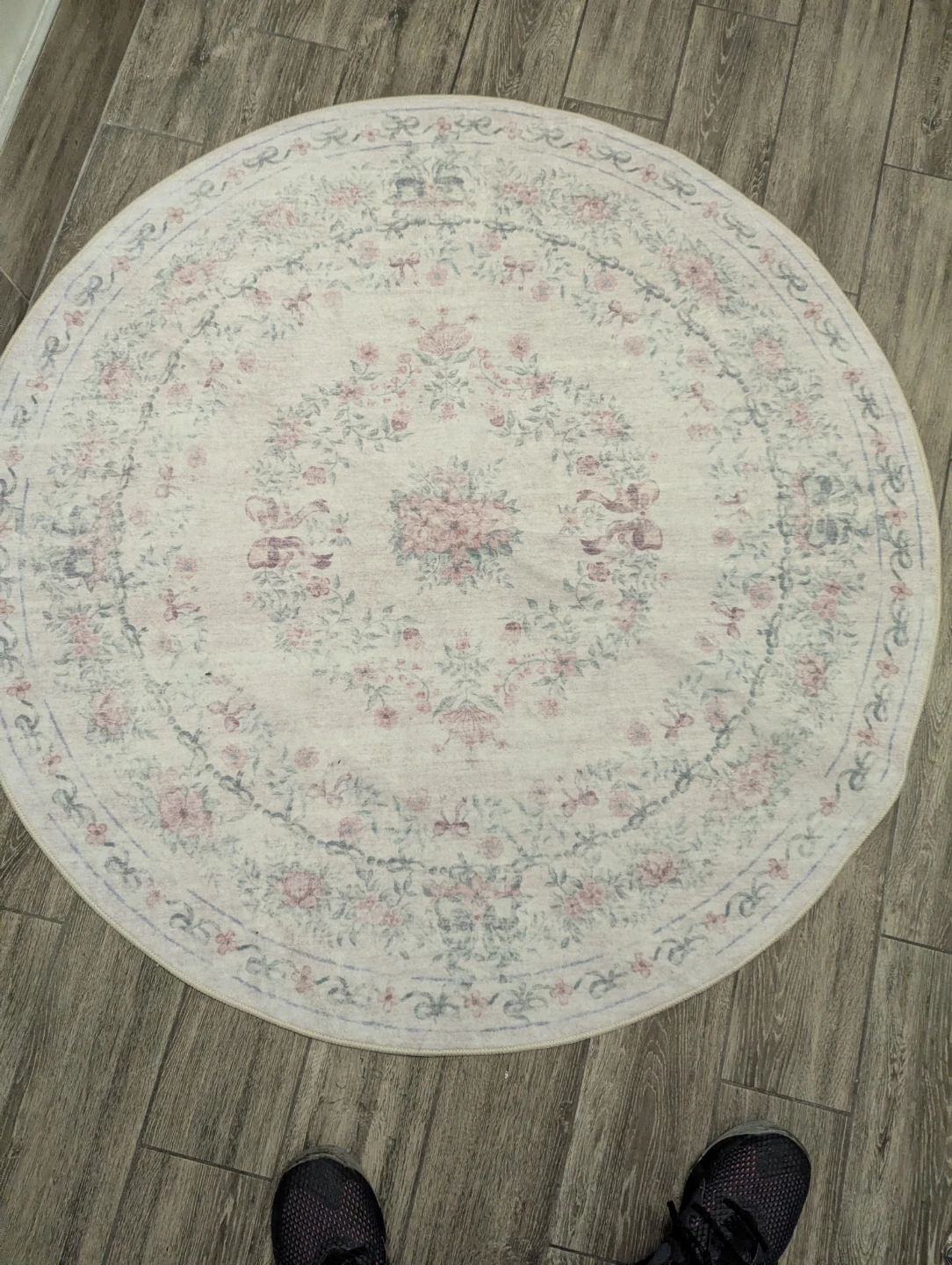 Floral print rug