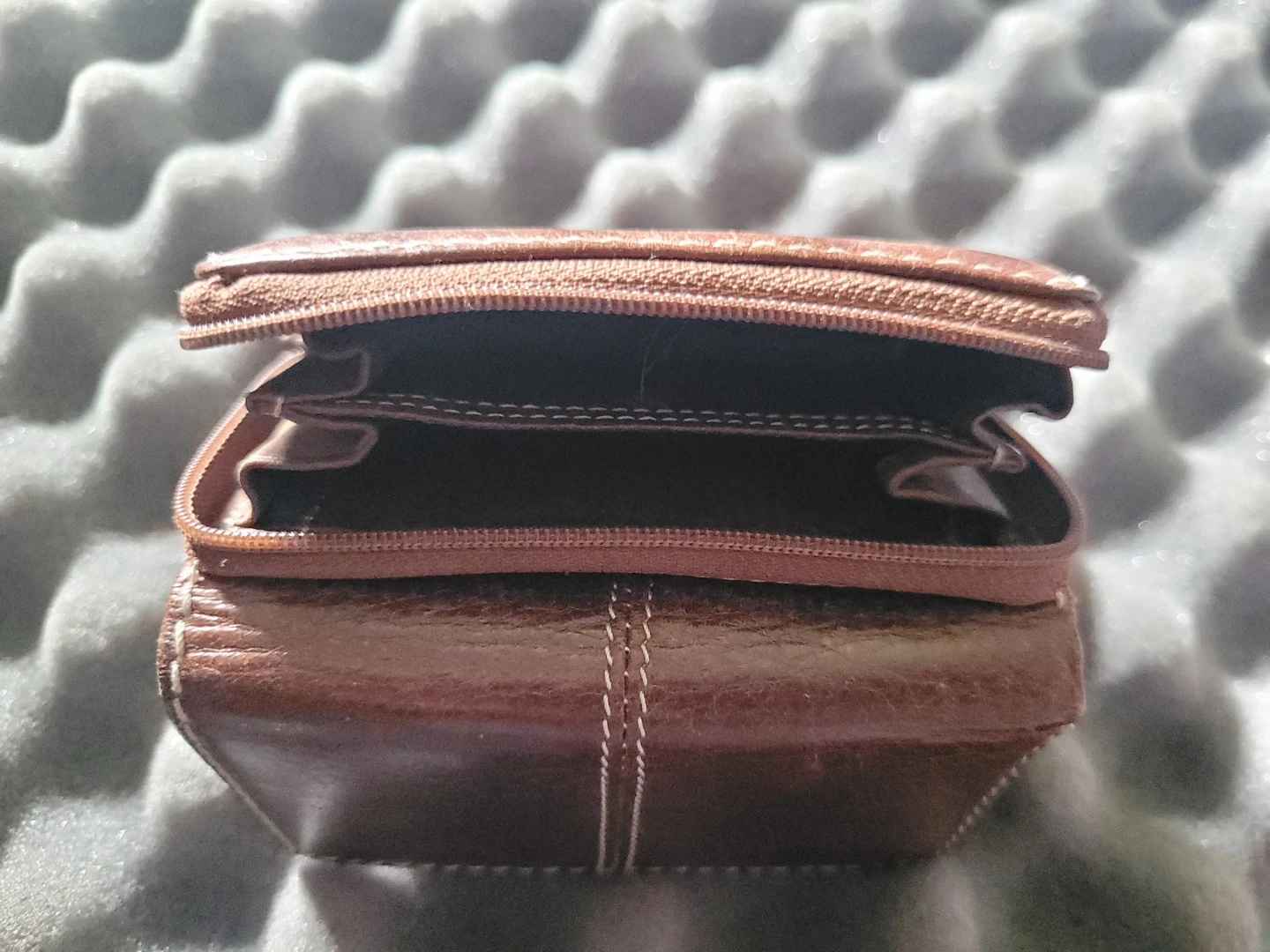 Roots Genuine Leather Wallet - photo 4