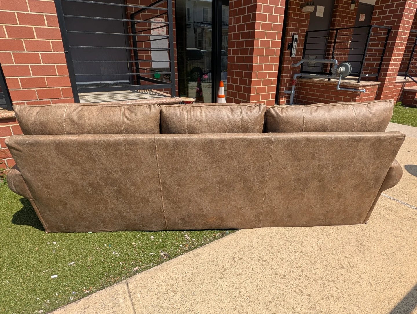 Tan full-size faux leather microfiber sofa - photo 2