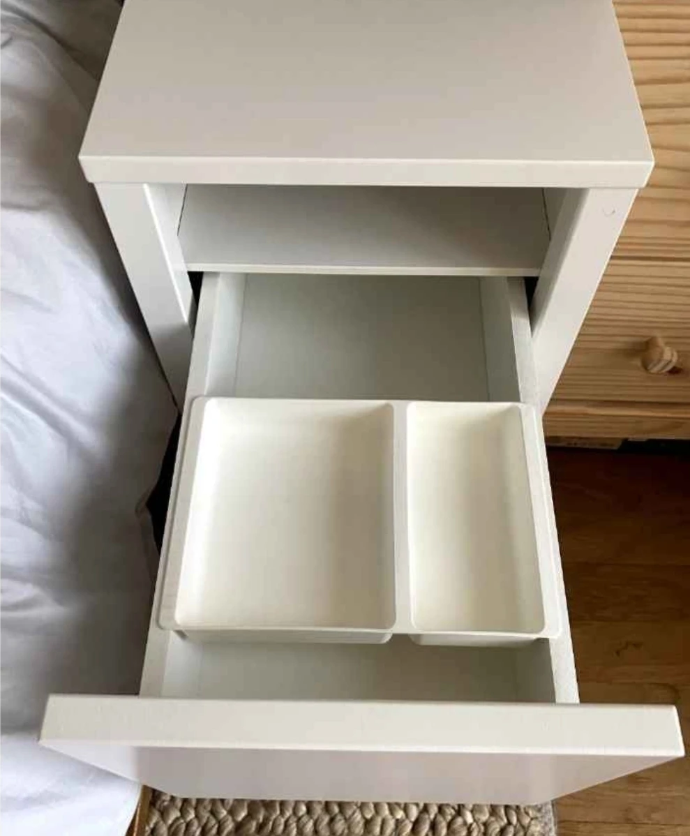 2 White Nightstands - photo 2