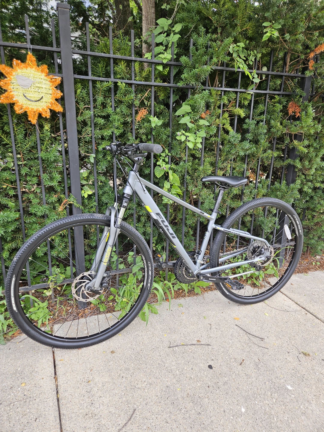 Fuji Traverse Hybrid Bike
