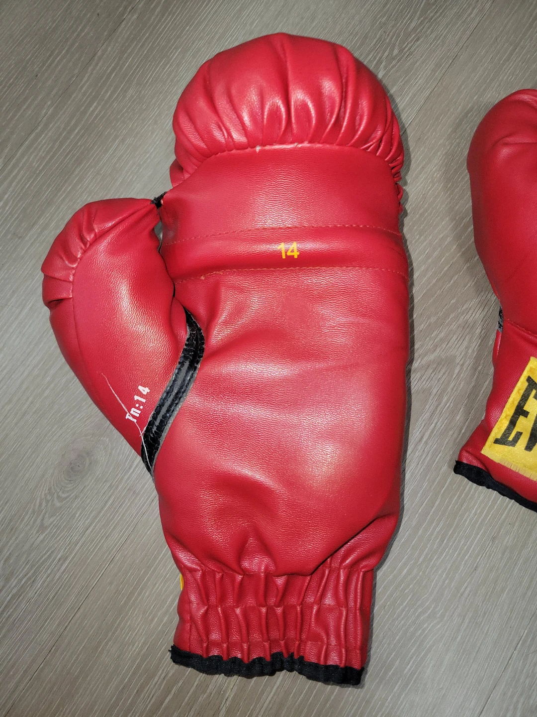 Everlast Red Boxing Gloves Size 14 - photo 2