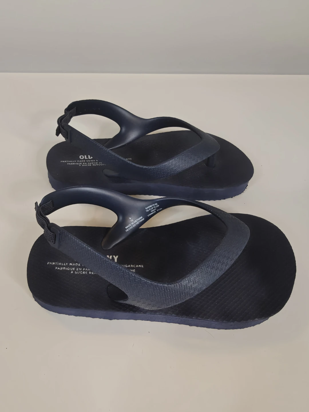 Old Navy Flip Flops  - Size 8 toddler - photo 2