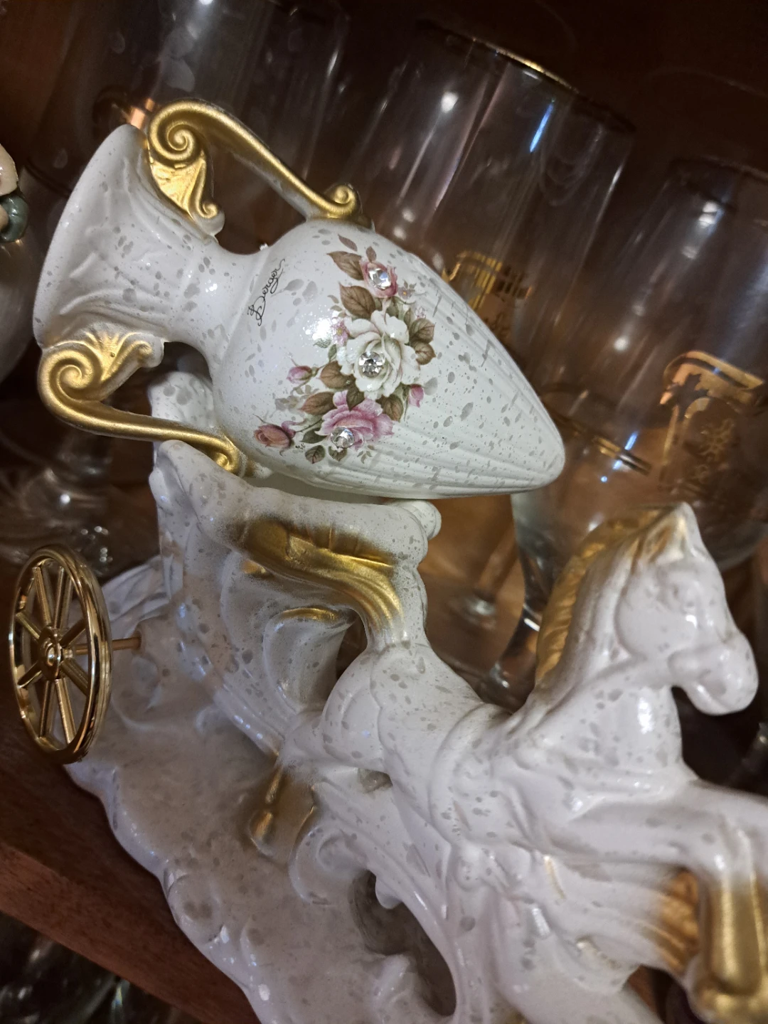 Berger Ceramic Horse Drawn Carriage Vase - photo 2