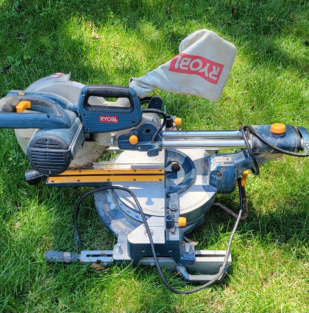 Ryobi Sliding Saw with Stand