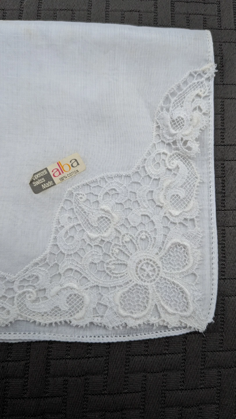 Vintage Alba Swiss Made Lace Handkerchief nwt - photo 2