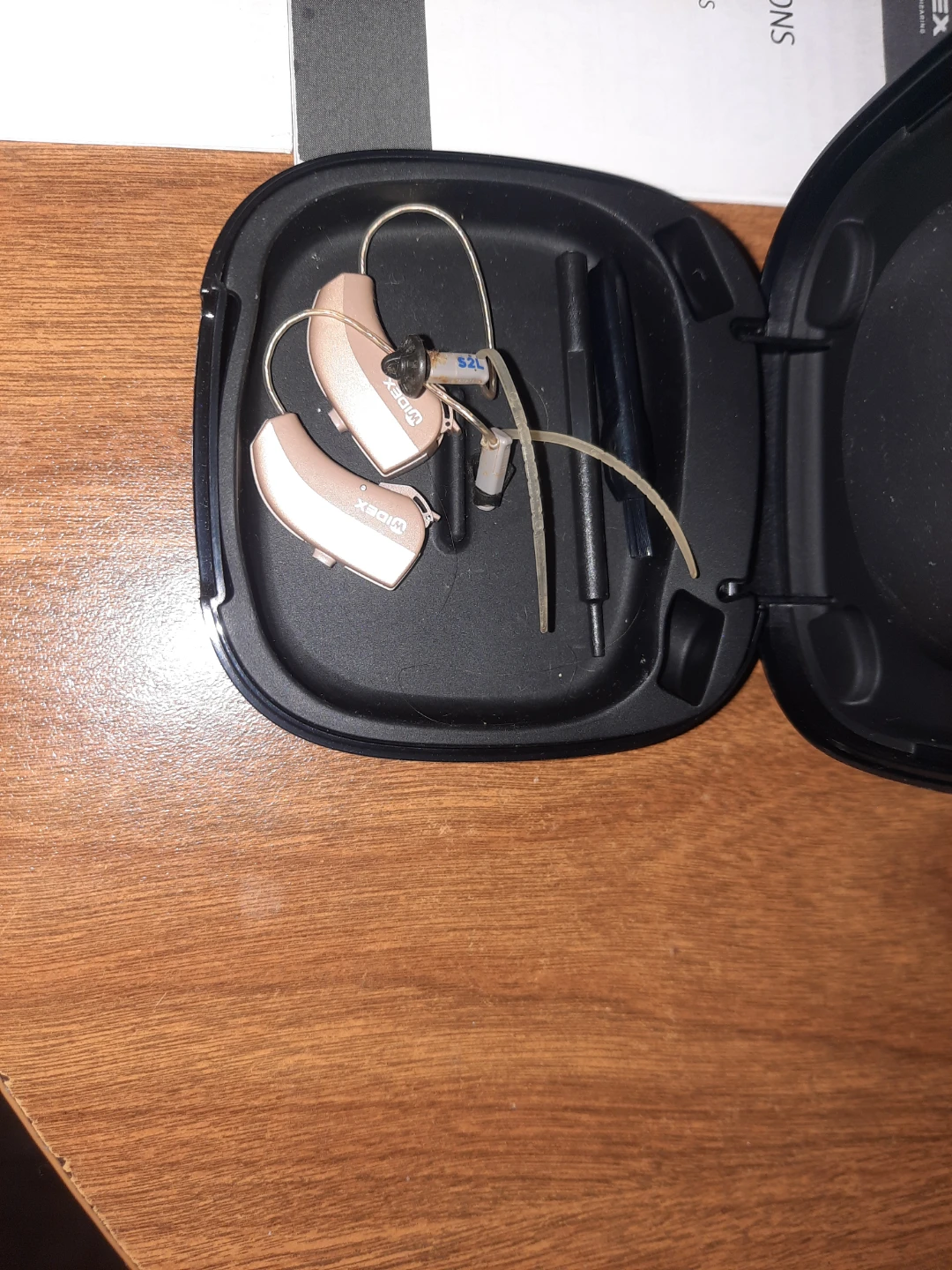 Widex Evoke hearing aids with accessories - photo 2