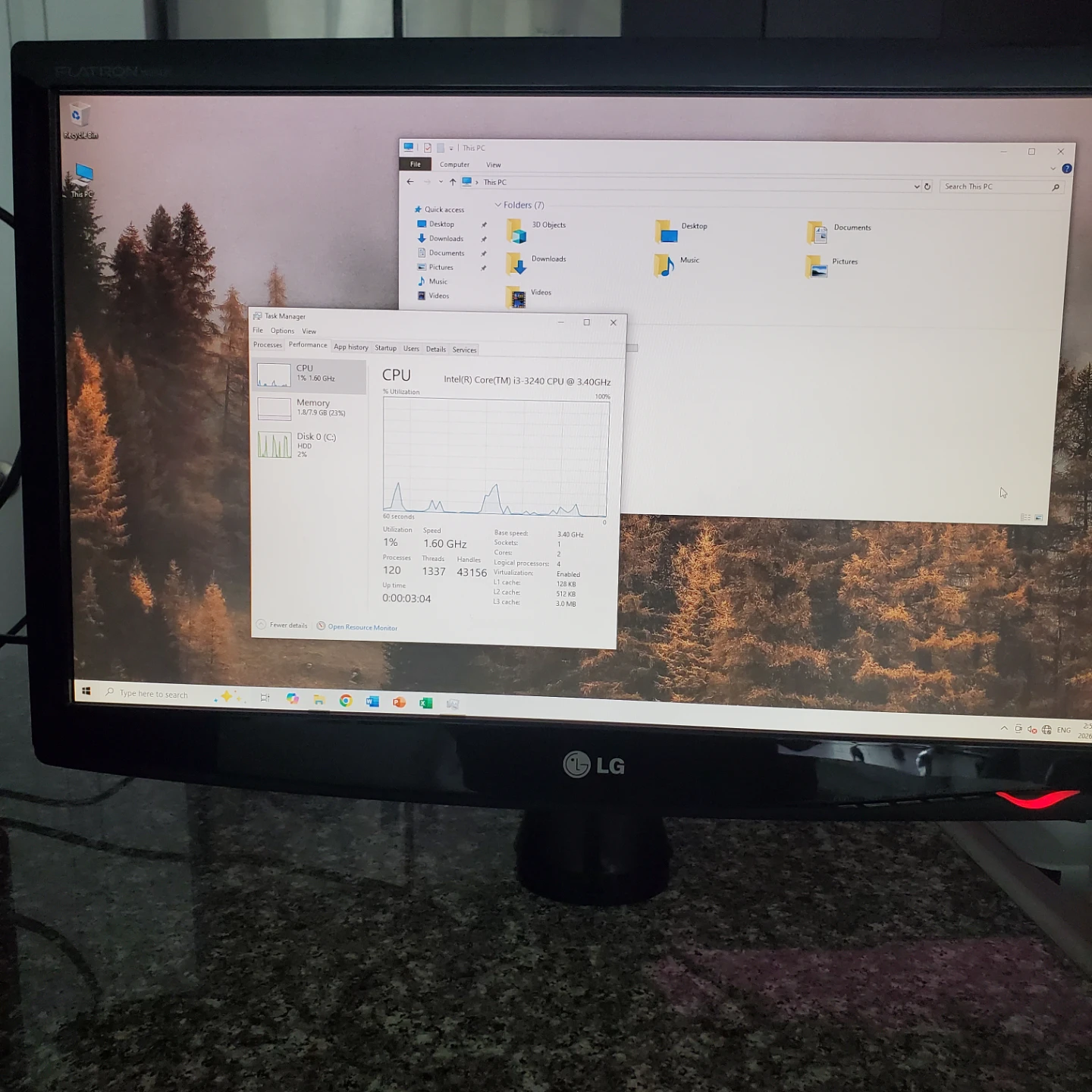 Desktop computer with monitor - photo 3
