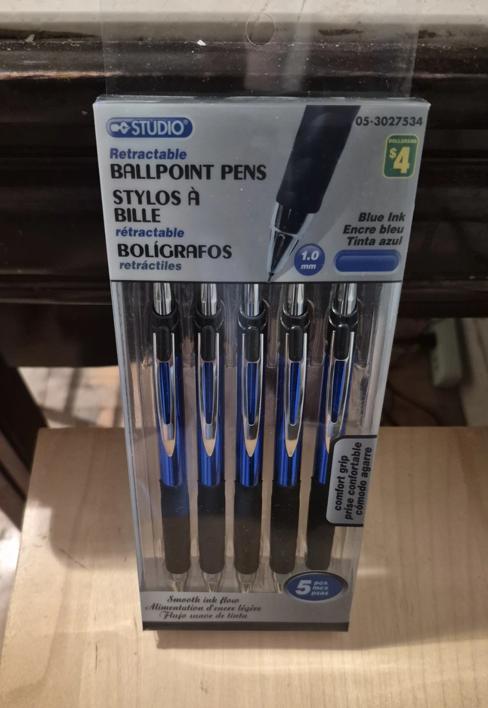 BNIB)5 Pack Studio Retractable Ballpoint Pens - Blue Ink