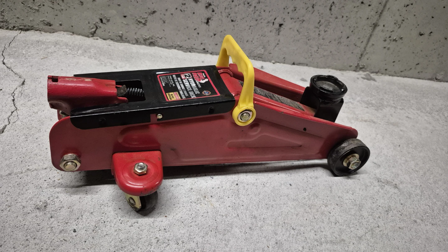 Torin Big Red 2-Ton (4,000 lbs) hydraulic trolley jack - photo 2