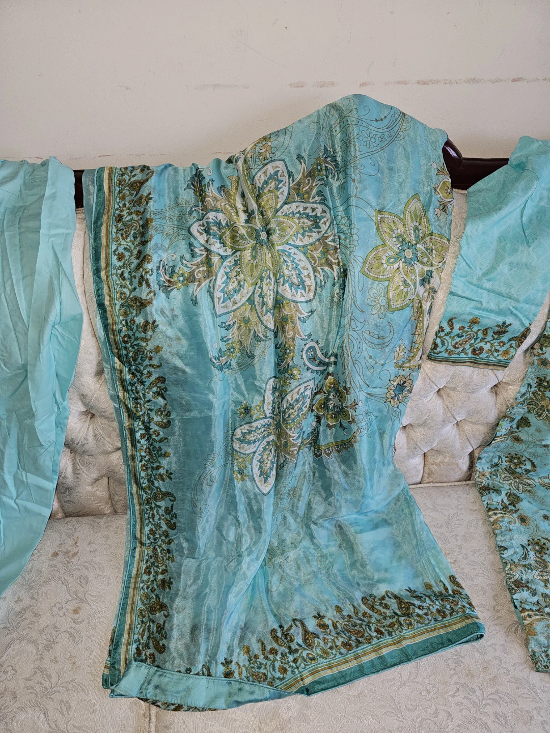Pakistani Gul ahmed three piece lawn stitched suit - photo 3
