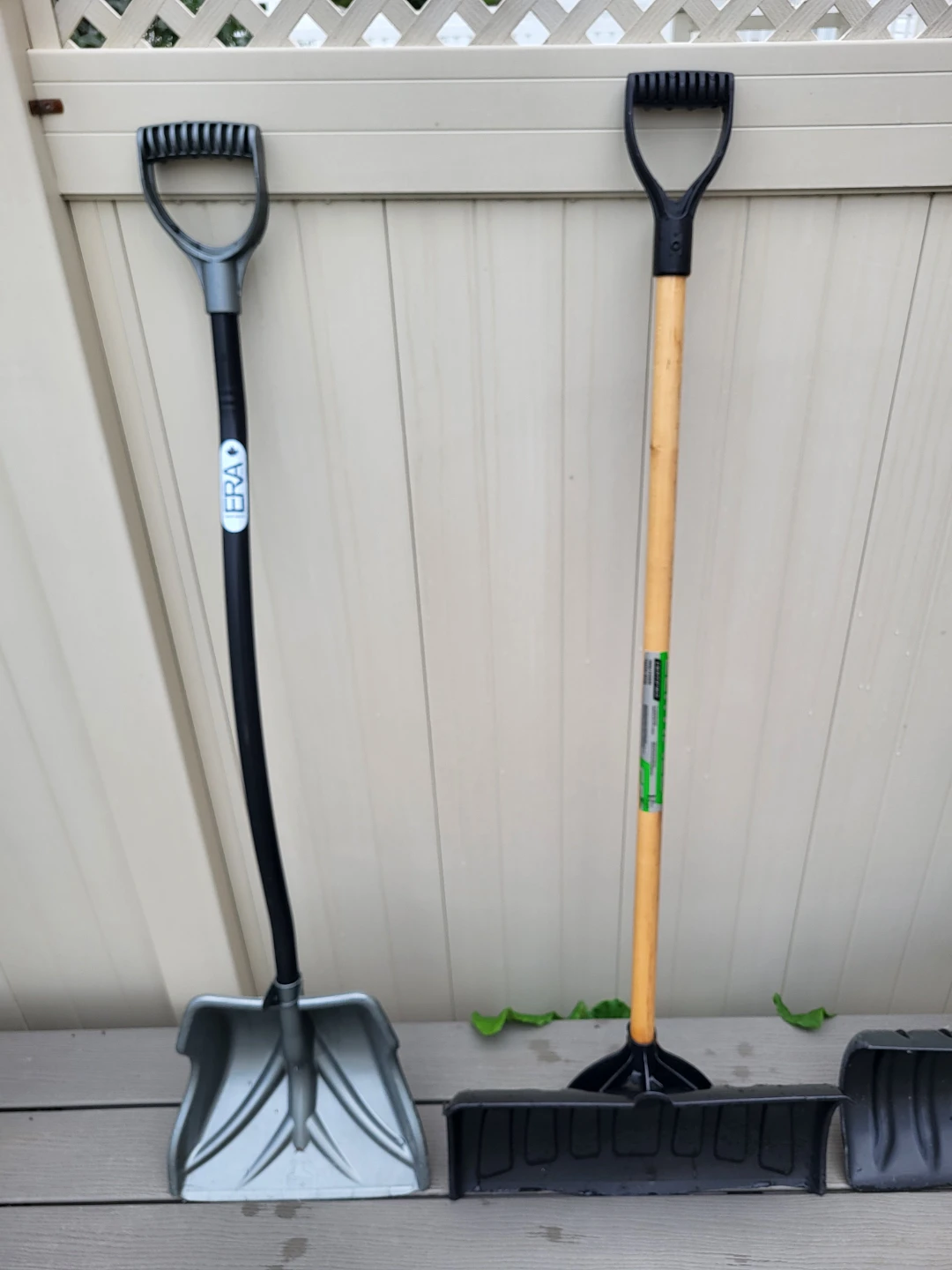 Winter Snow Shovels and Pushers - photo 2