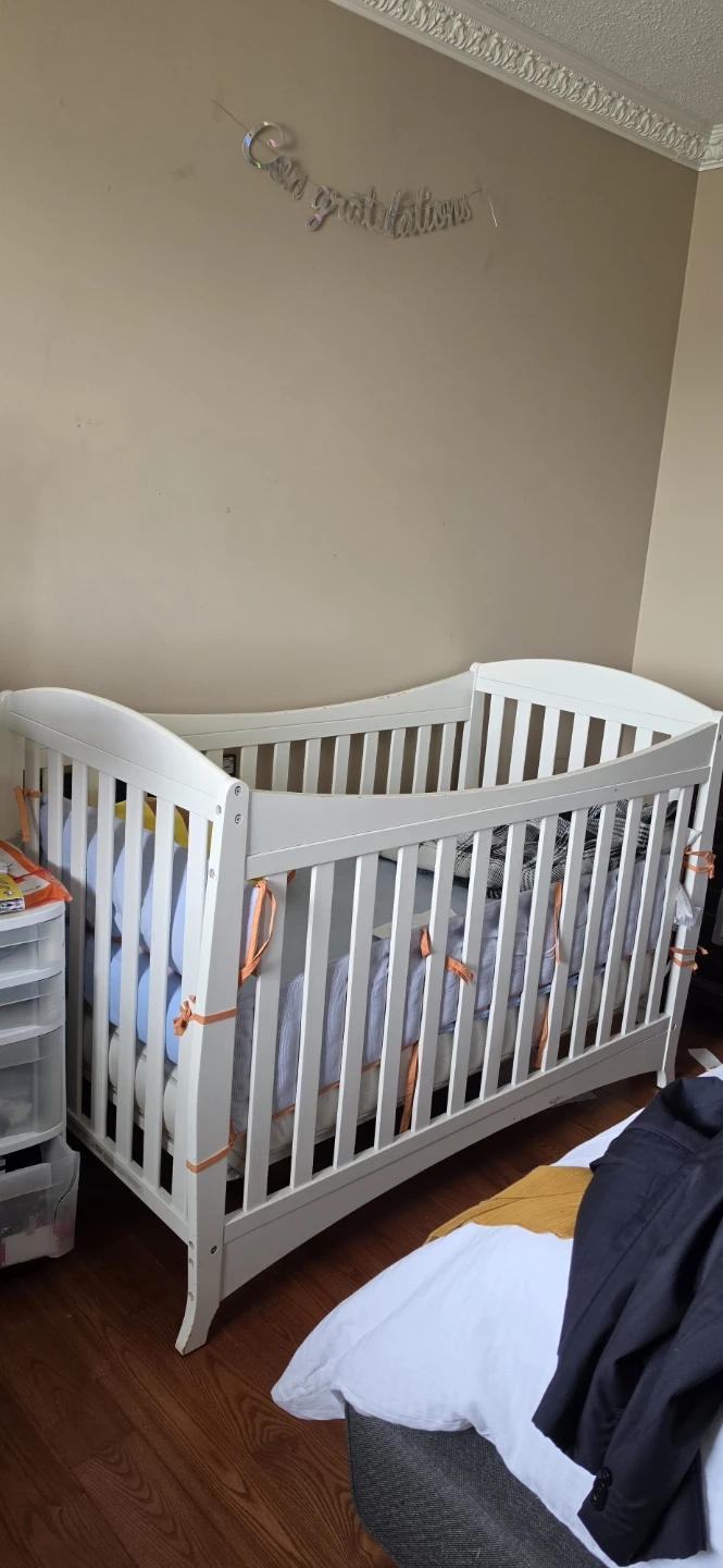 White Baby Crib good condition