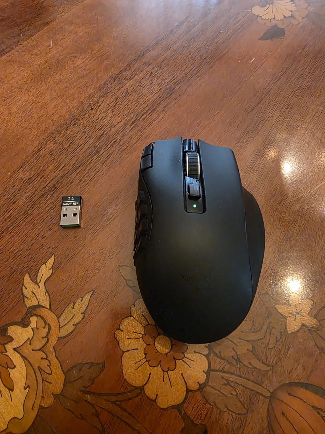 Razer Naga V2 Hyperspeed Wireless Gaming Mouse - photo 2