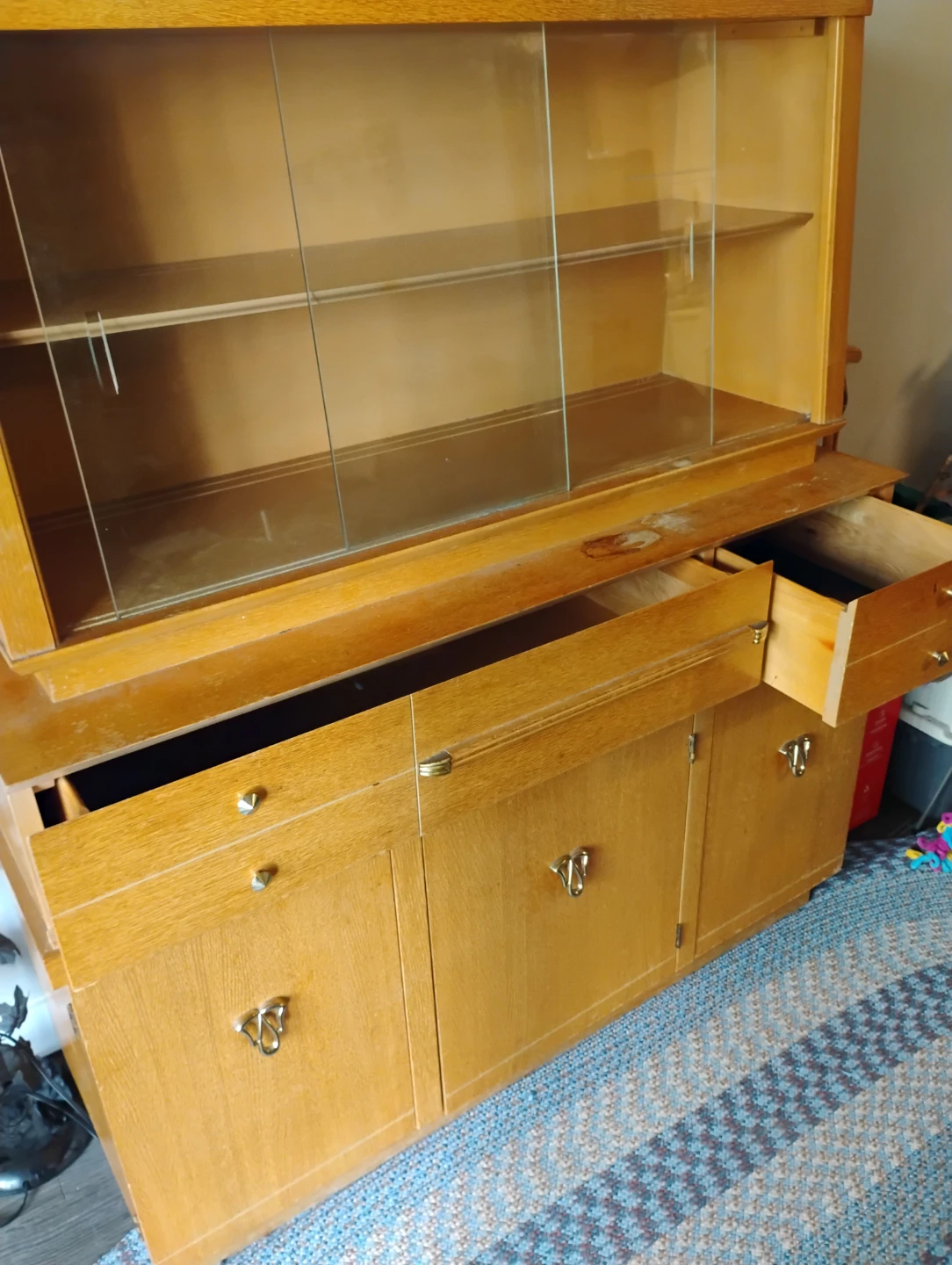 Hutch (pickup only) - photo 2