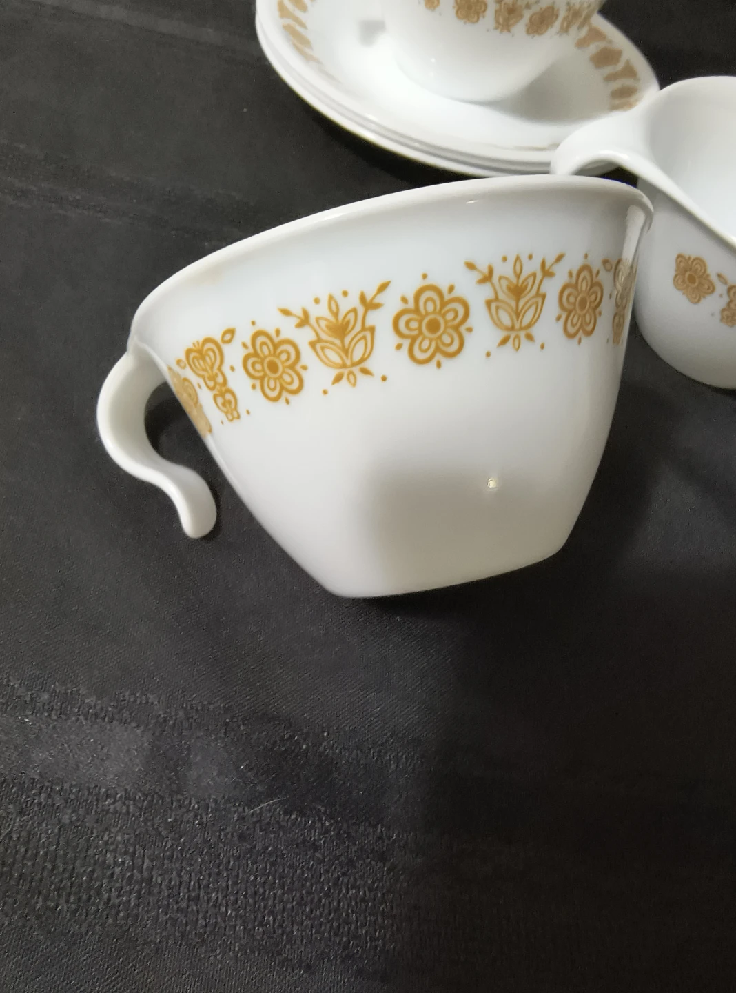 Corelle Livingware Teacups and Saucers Set of 3 - Butterfly Gold - photo 2