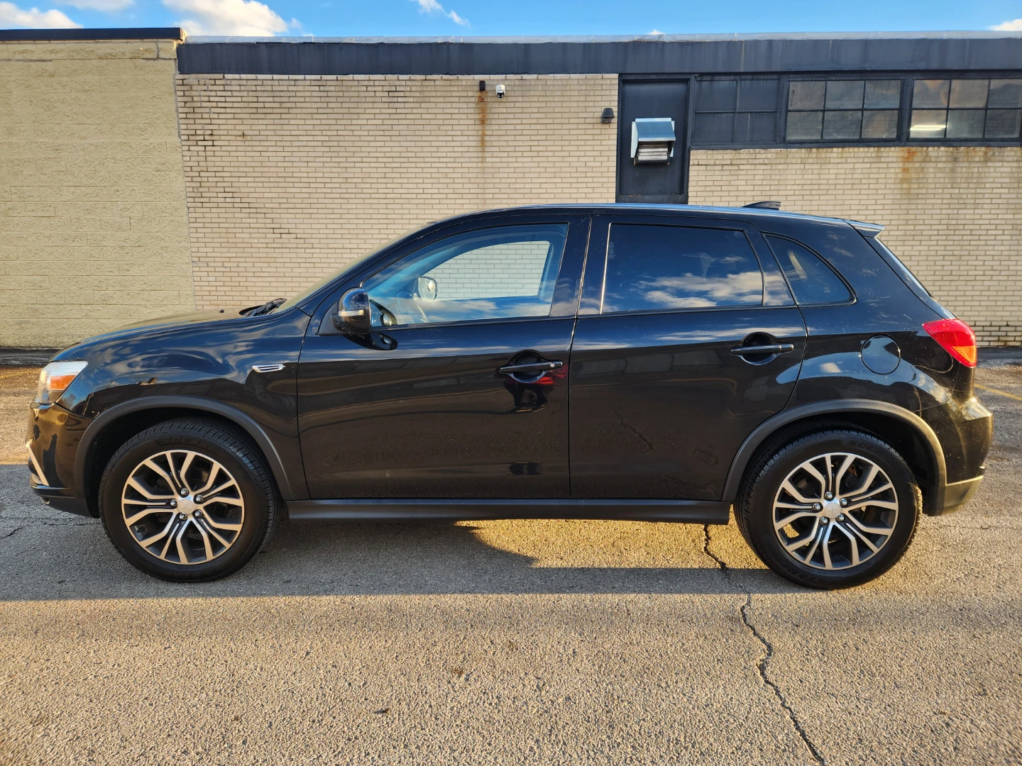 2019 Mitsubishi Outlander Sport LE