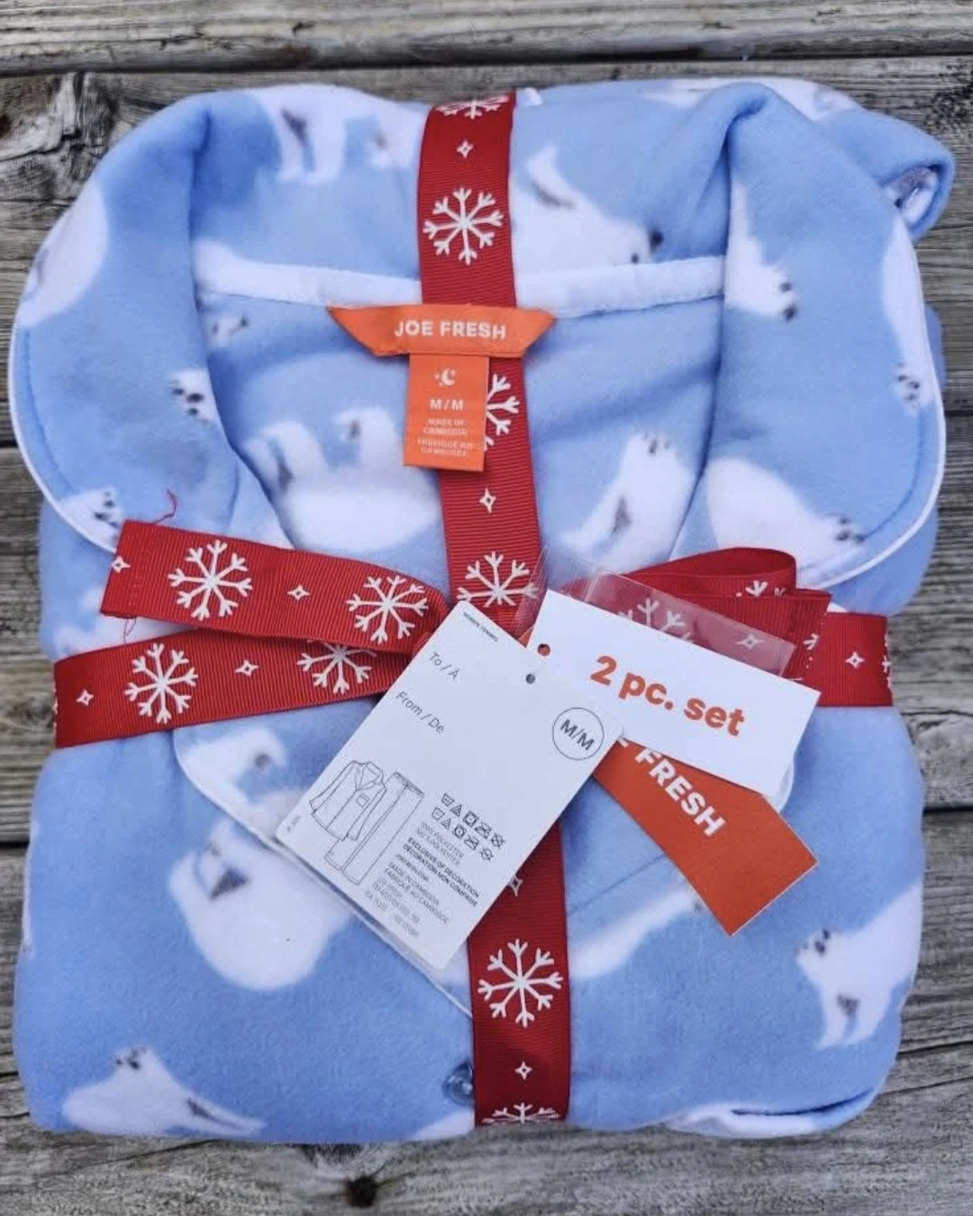 New with tags 2pc medium size ladies pajama set.