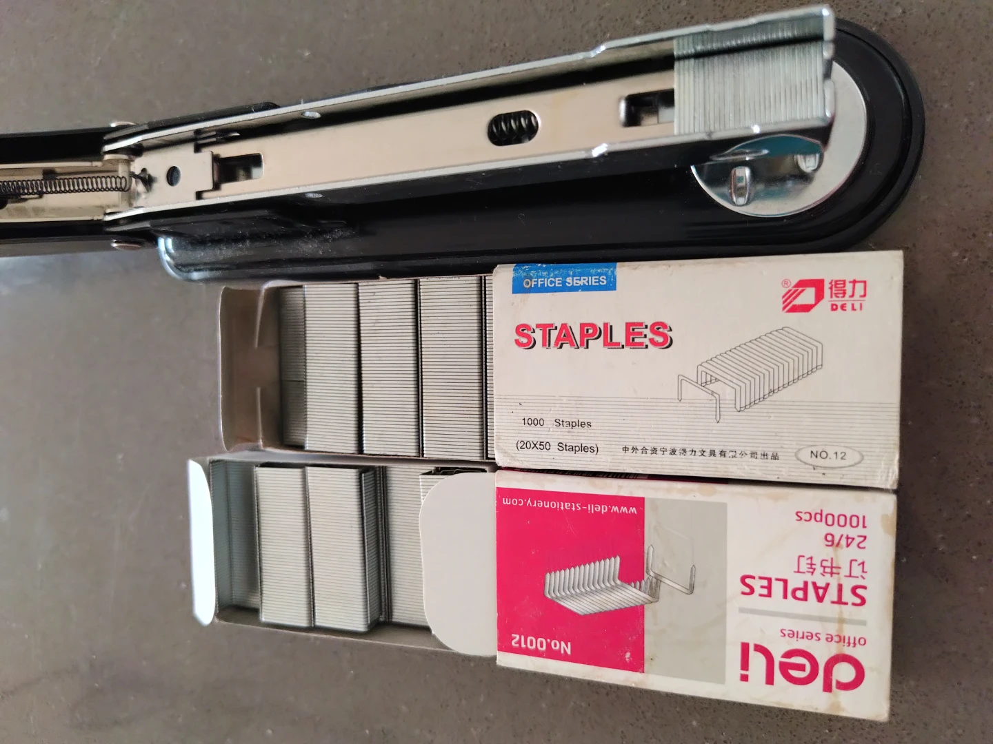 Deli Stapler with 2 Boxes of Staples - photo 3