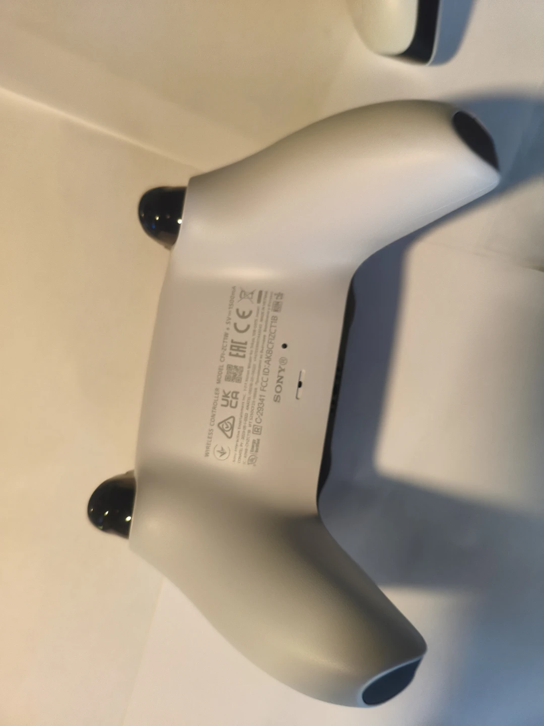 Sony PlayStation 5 DualSense Wireless Controller - photo 4