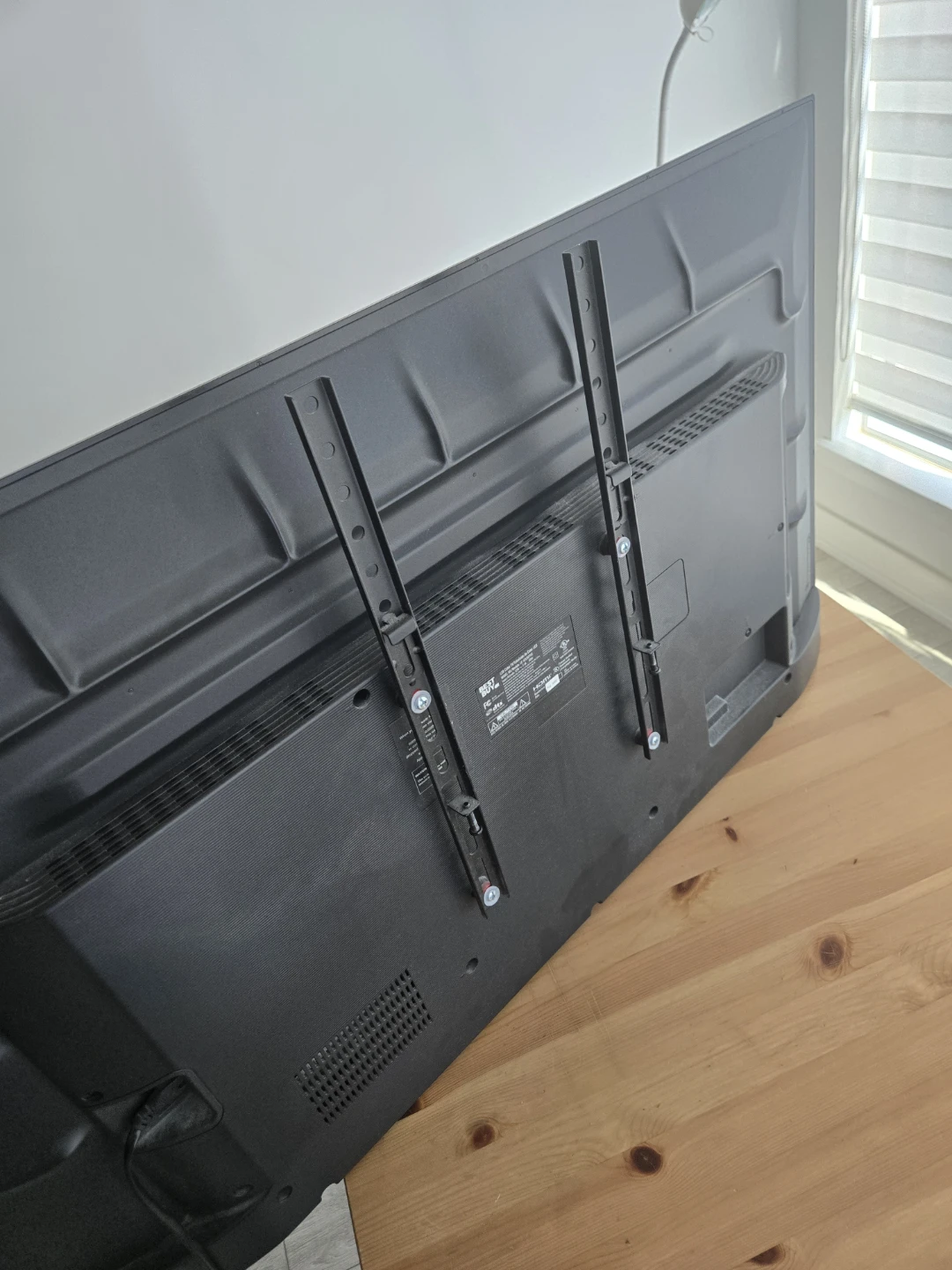 Sharp LC-43LBUT11C 43" Roku TV - photo 4
