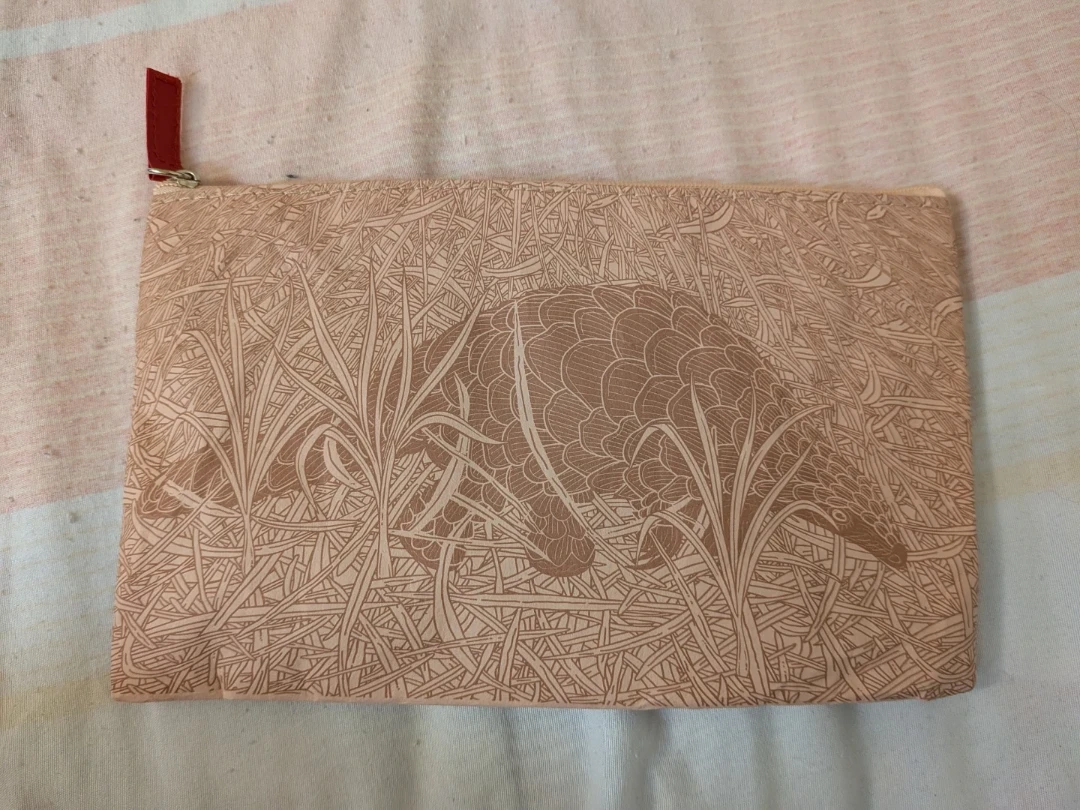 2 for $5 ✨// Emirates United for Wildlife Pouch