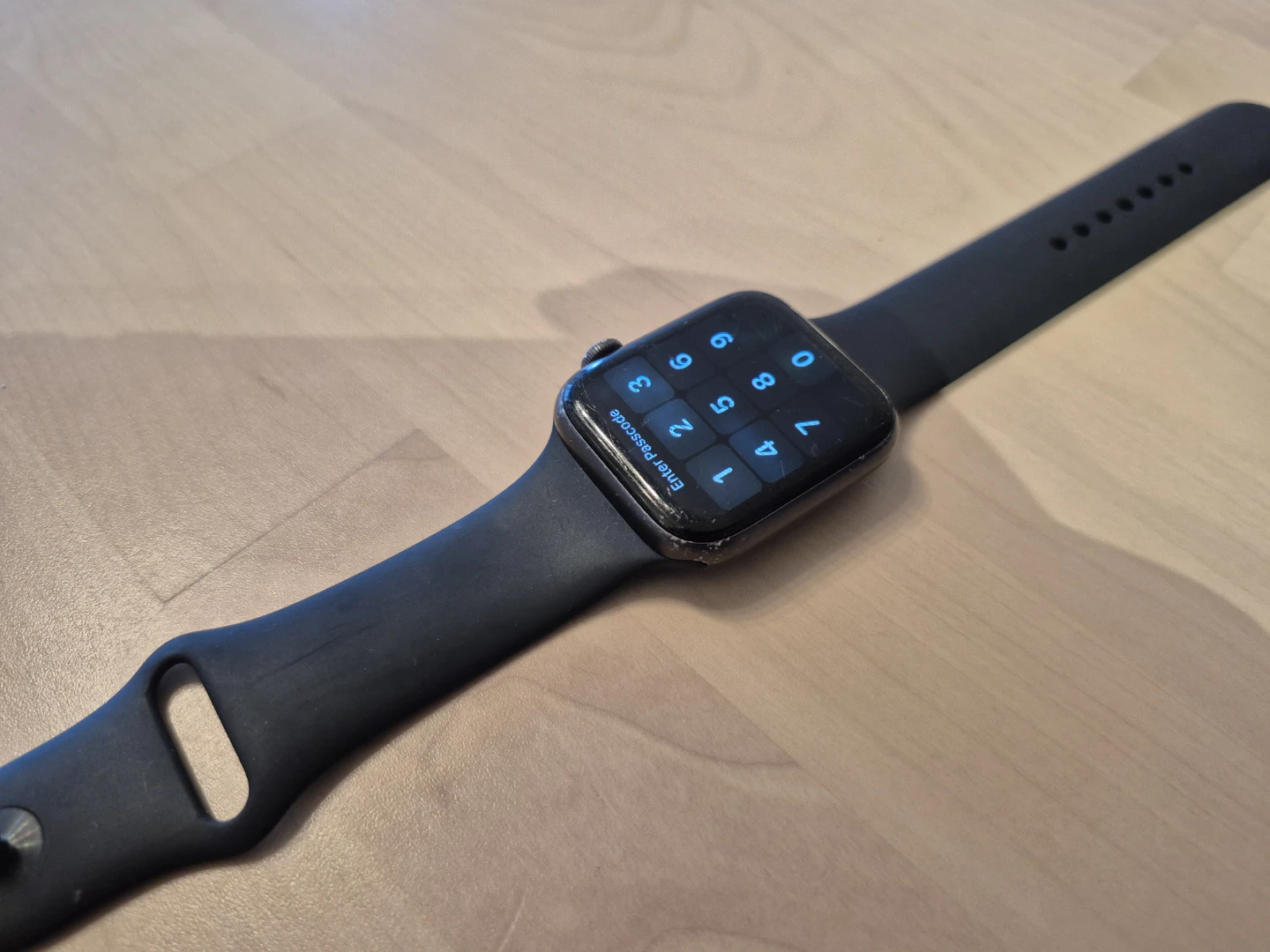 Apple Watch Series 6 - 44mm - iCould Locked, For Parts Only