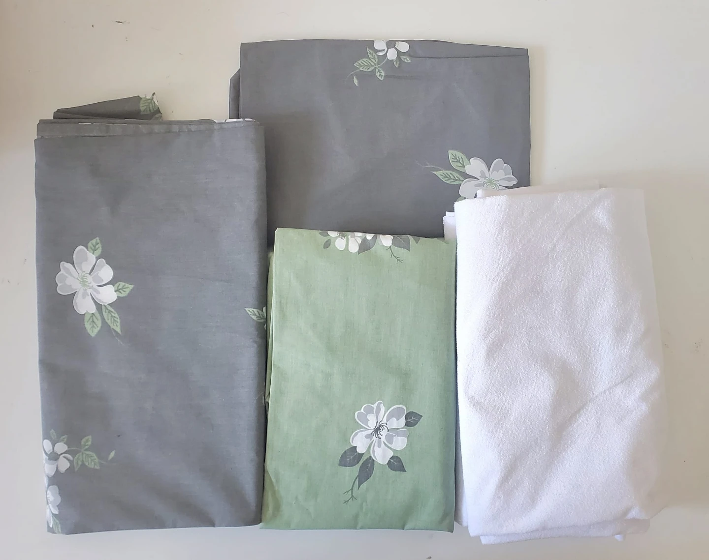 Brand New twin Sheet Set + twin Mattress Protector