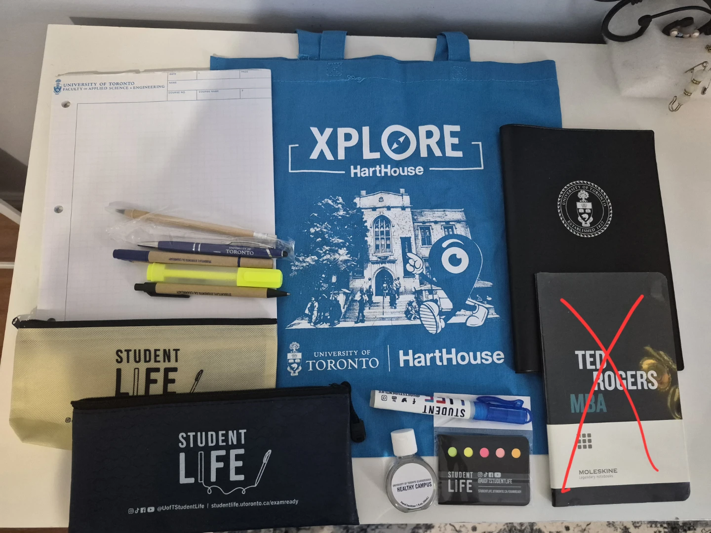 University of Toronto School Supplies Bundle